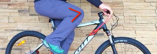 Tiefer Fahrradsattel belastet die Knie