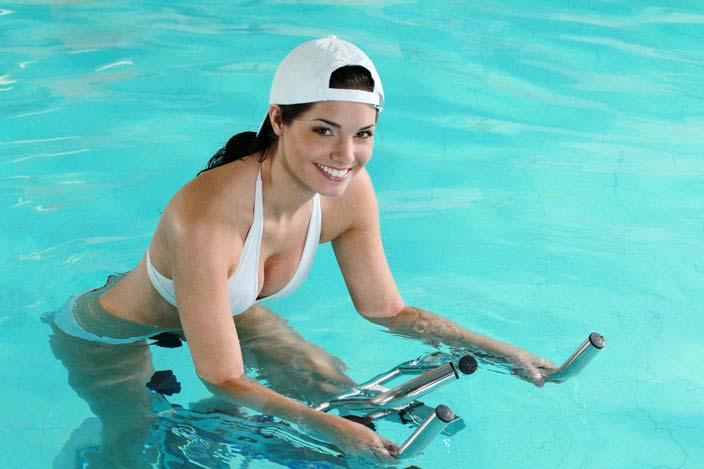 Aqua Cycling fordert den ganzen Körper